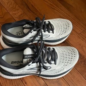 Womens Brooks Glycerin 19 running shoes